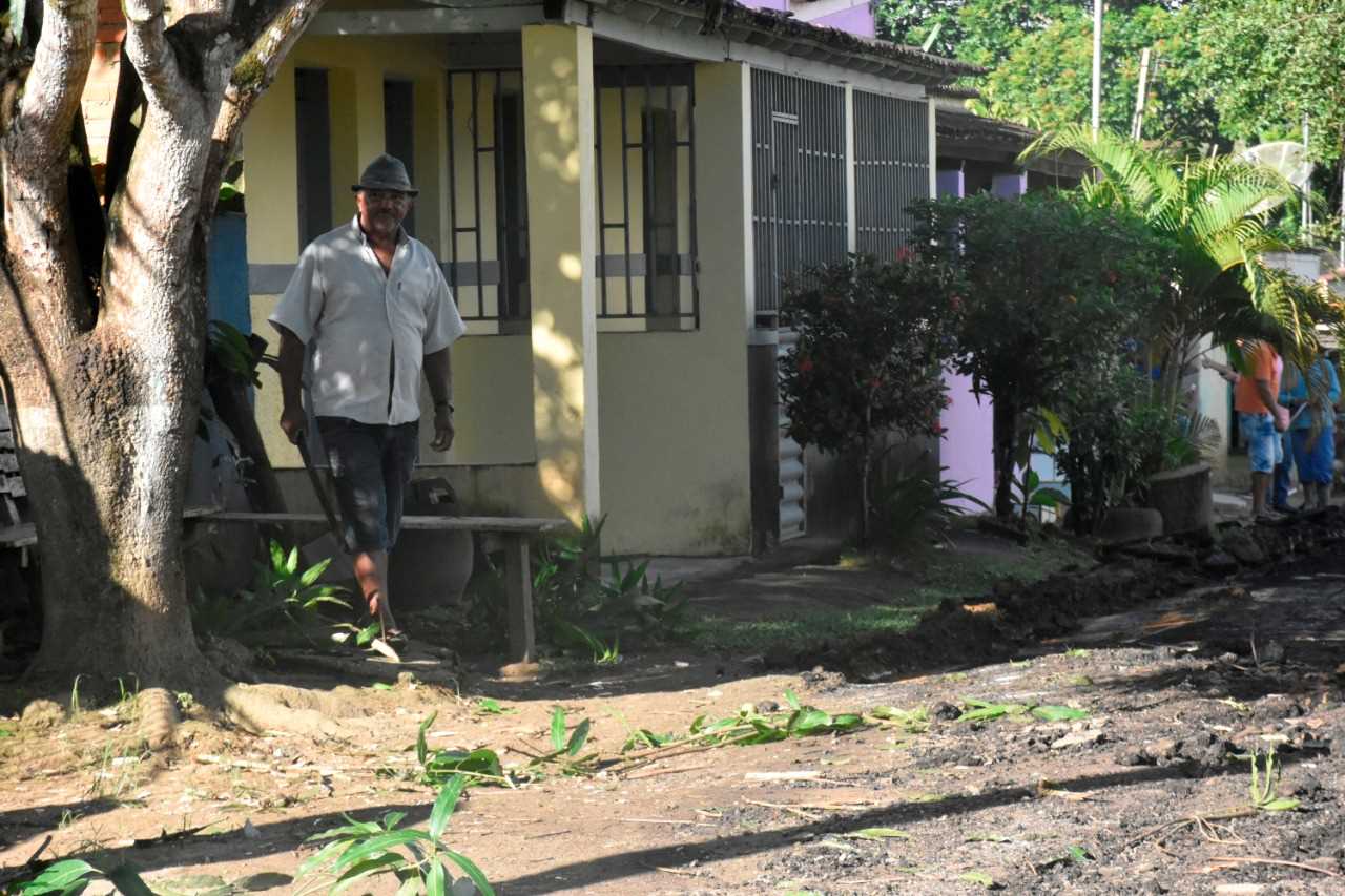 Camacã: Moradores do Jardim Cruzeiro (Posto Mangueira) comemoram a chegada do calçamento